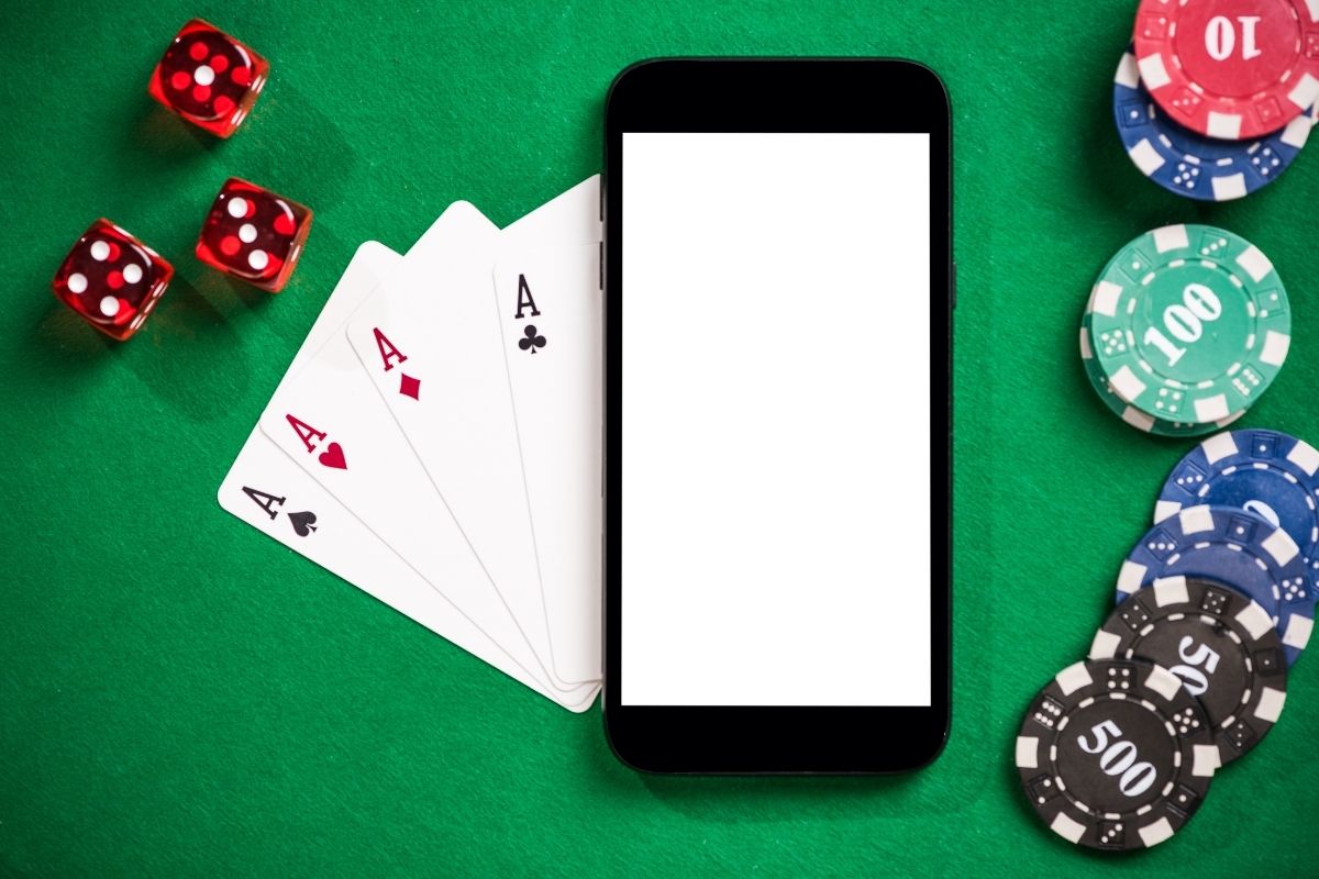 chơi poker online ở nhà cái uy tín nào