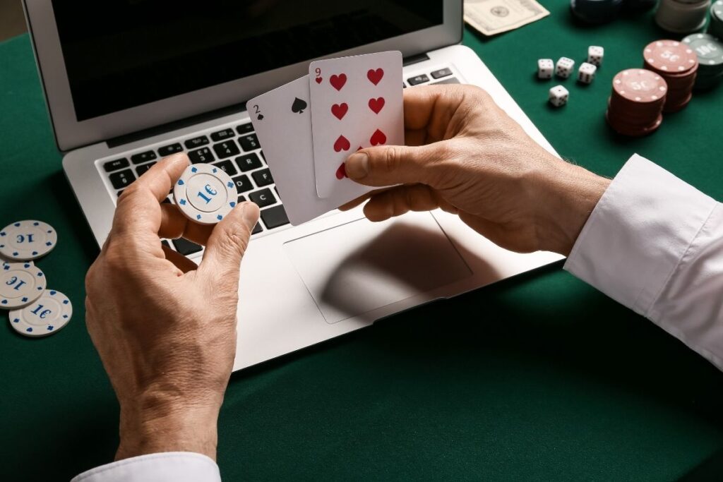 địa chỉ chơi poker online uy tín ở đâu